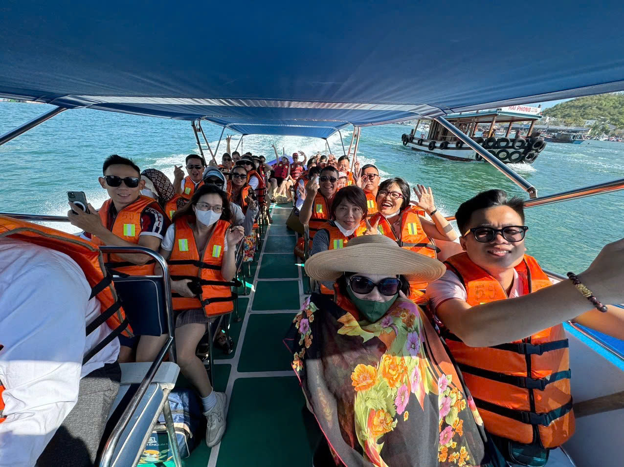 Chuyến du lịch tập thể Thiên Khôi Travel