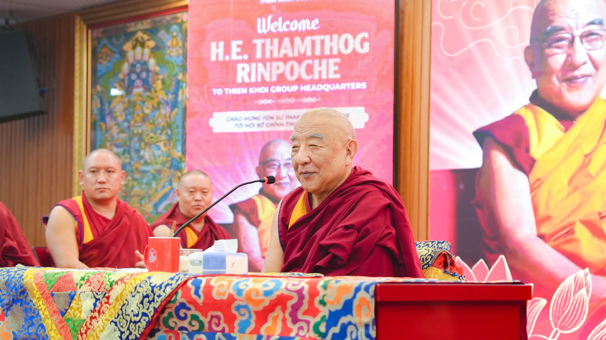 Thiên Khôi đón tiếp Tôn sư Thamthog Rinpoche tại trụ sở tập đoàn