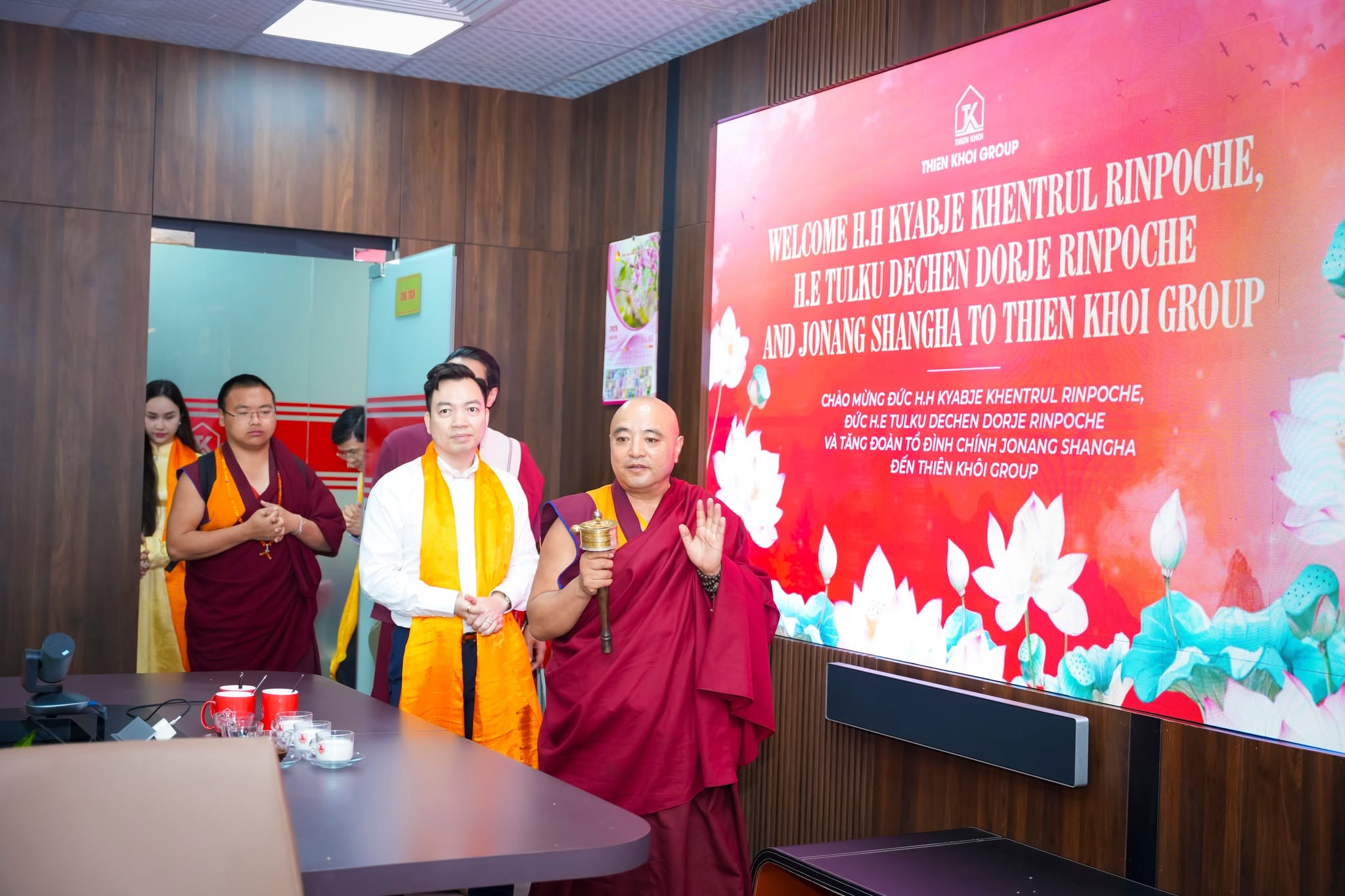 Thiên Khôi đón tiếp Tôn sư Kyabje Khentrul Rinpoche và tăng đoàn Jonang Shangha