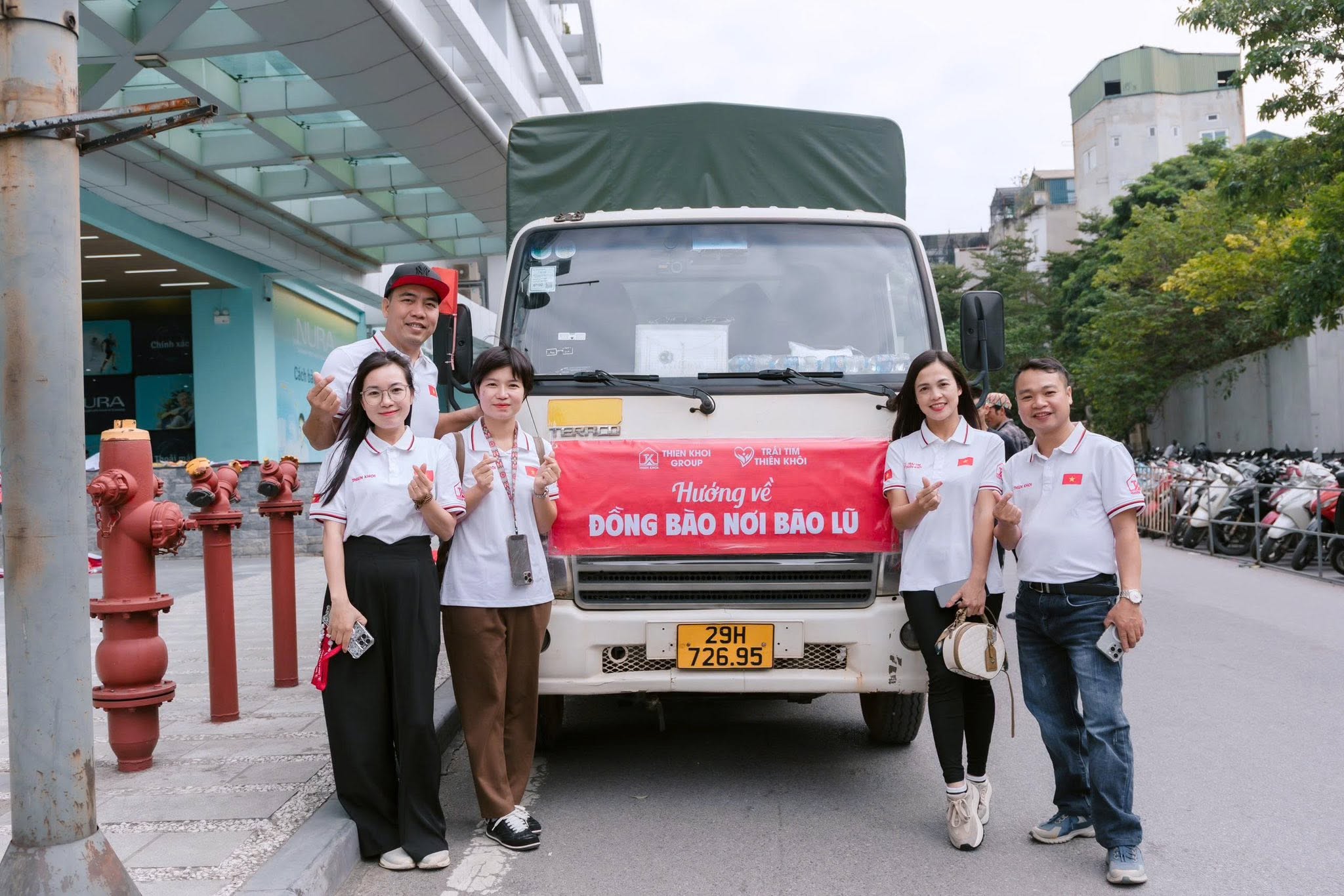 Đoàn xe Thiên Khôi hướng về đồng bào nơi bão lũ